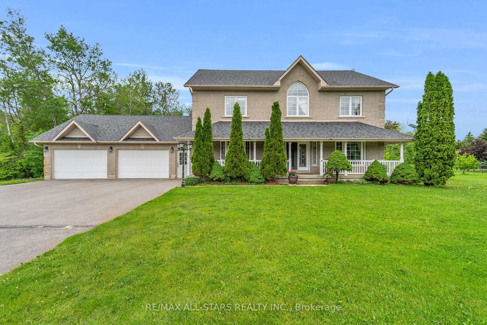 Property Photo: 6 Audubon Way ON L0E 1A0