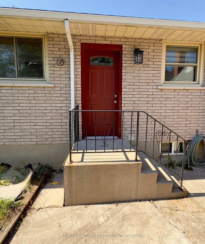 Property Photo: 8 Lakehurst Drive ON L2N 4C2