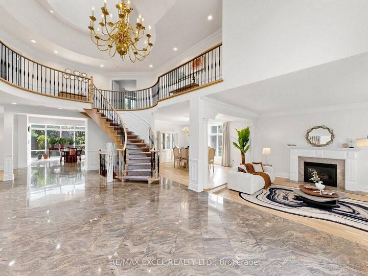 Property Photo: 16 Frybrook Crescent ON L4B 4B8