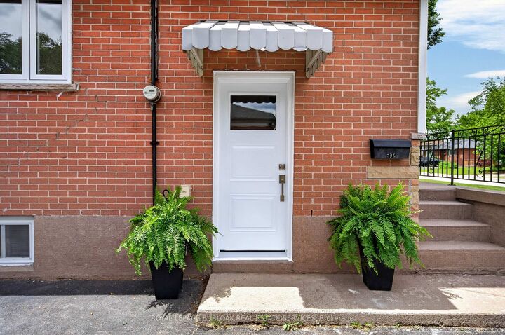 236 Hammersmith Court — photo 1