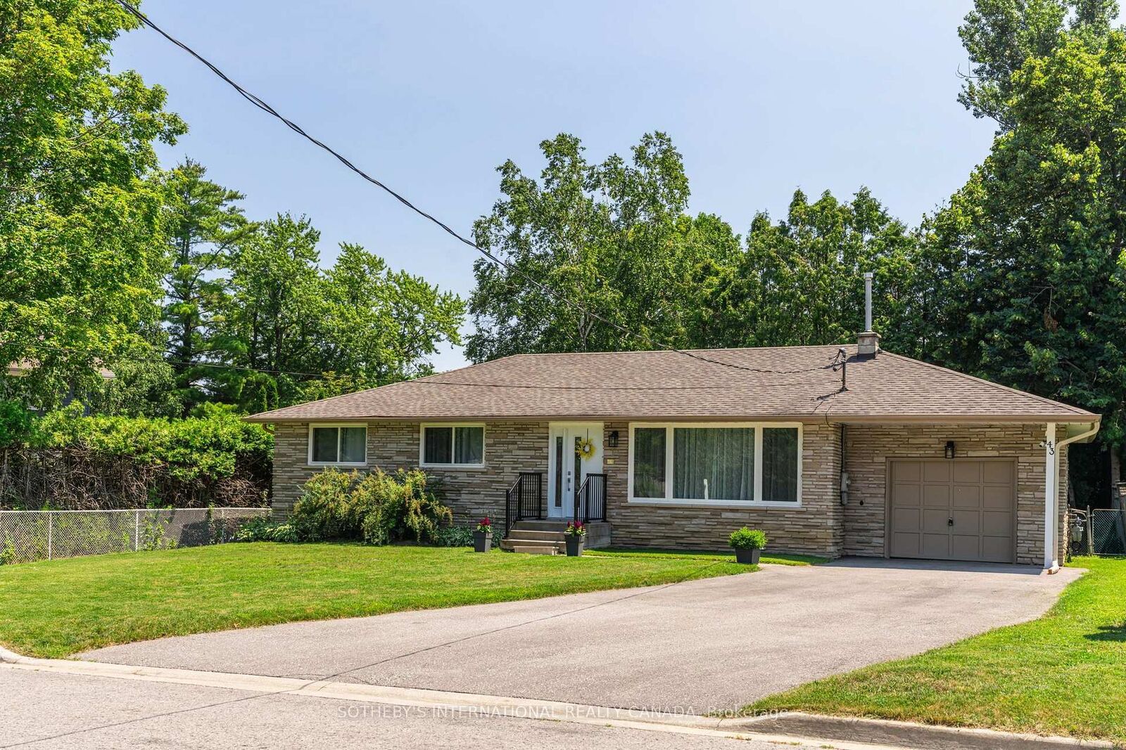Property Photo: 43 Northwood Road ON L0E 1R0