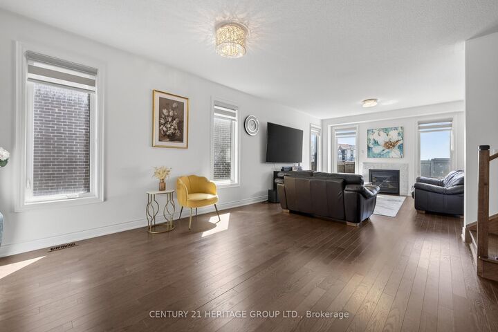 77 Montrose Boulevard — photo 1