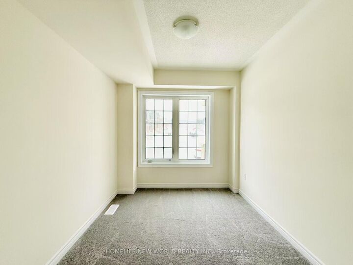 Property Photo: 925 Crowsnest Hollow ON L1X 0P4