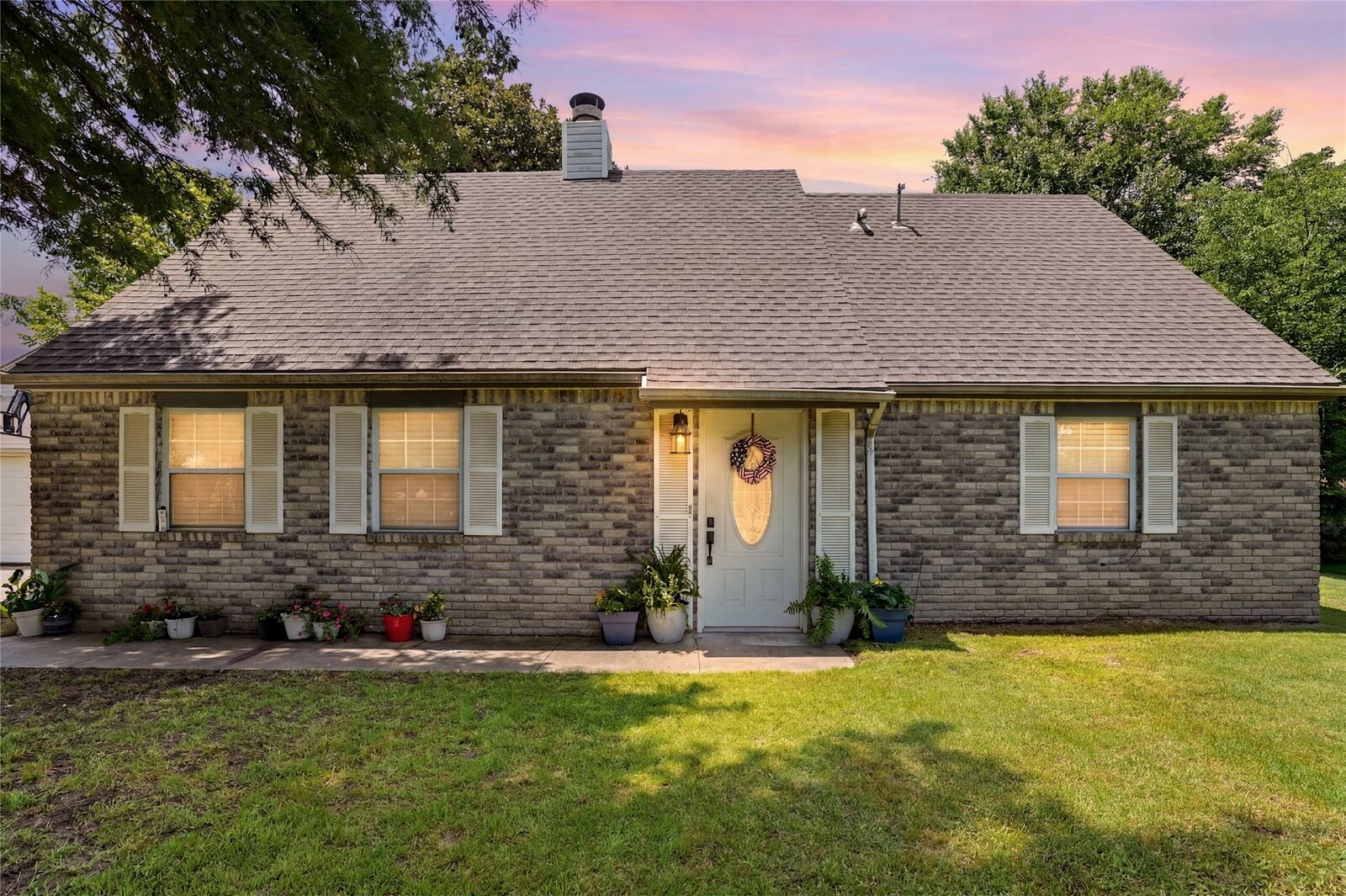 Property Photo:  1502 N 3rd Avenue  OK 74469 