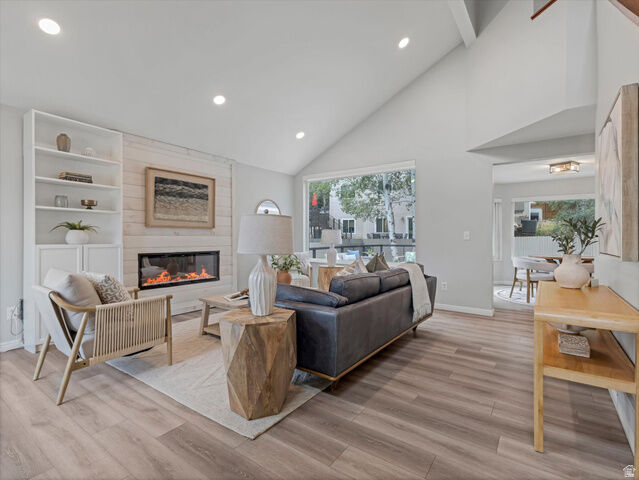 Property Photo: 7947 Springshire Dr UT 84098