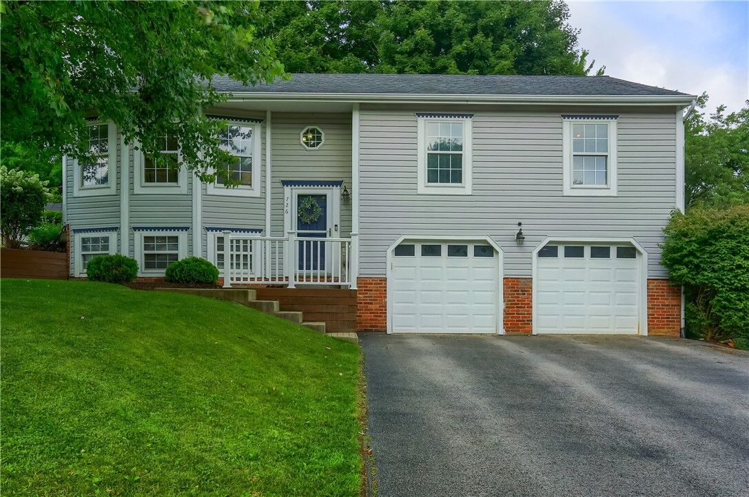 Property Photo:  726 Kilbuck Drive  PA 16066 