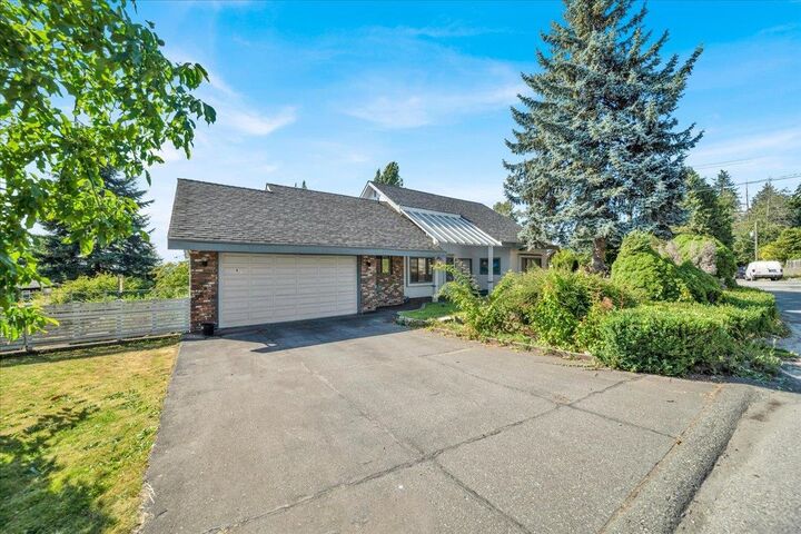 Property Photo: 9341 Ebor Road BC V4C 4R4