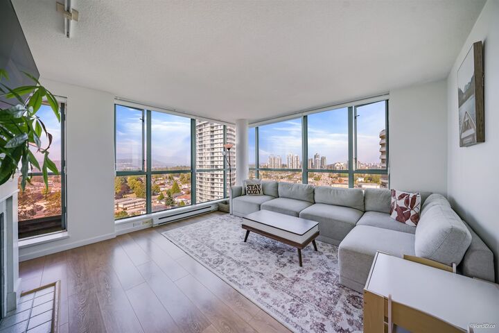 6611 Southoaks Crescent 1801 — photo 1