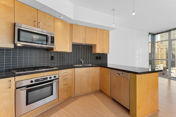 Property Photo:  1050 Smithe Street 1205  BC V6E 4T4 