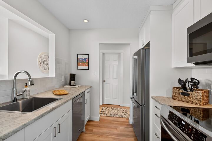 Property Photo: 15080 Prospect Avenue 206 BC V4B 2B7