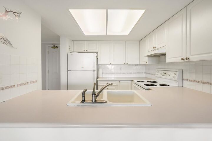 Property Photo: 6080 Minoru Boulevard 501 BC V6Y 4A7