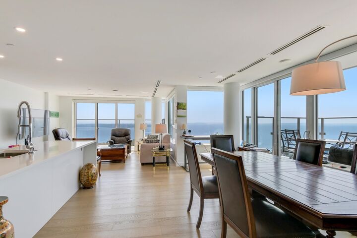 Property Photo: 1441 Johnston Road 1404 BC V4B 3Z4