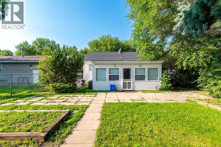 Property Photo:  5213 48 Street  AB T9V 0J2 