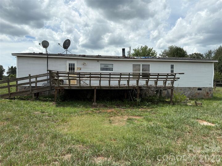 Property Photo: 5954 Charlie Little Road NC 28610