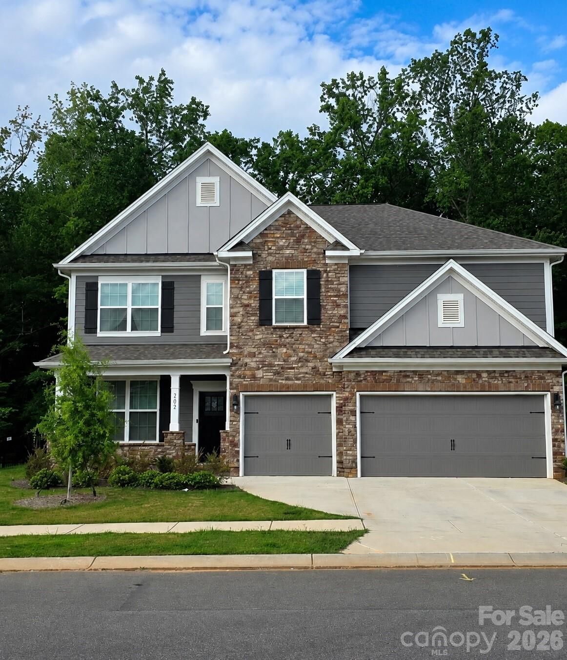 Property Photo: 7027 Sylvan Retreat Drive NC 28037