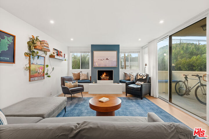 Property Photo:  1930 Idaho Ave, Unit 3  CA 90403 