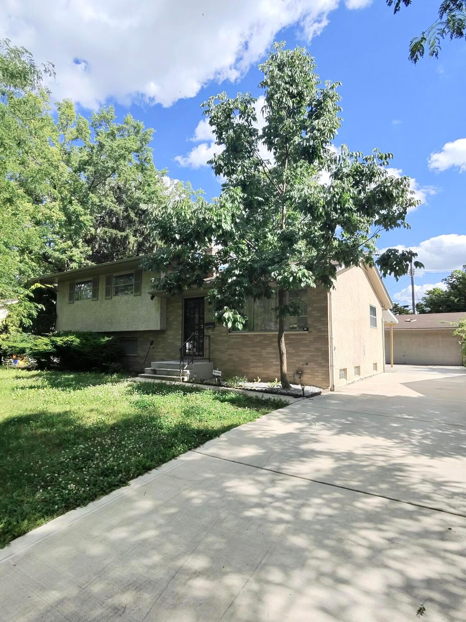 Property Photo:  4687 Julian Drive  OH 43227 