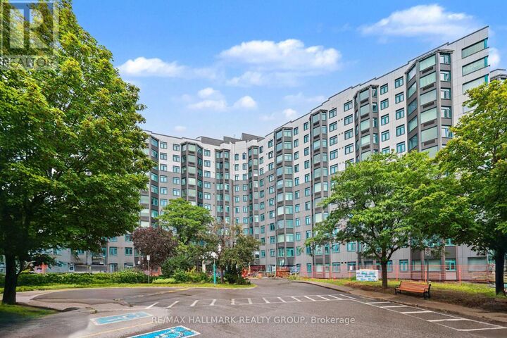 Property Photo:  1025 Grenon Avenue 915  ON K2B 8S5 