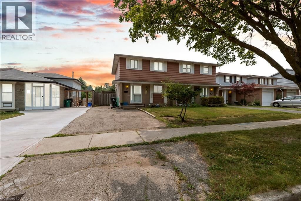 Property Photo:  51 Shadeland Crescent  ON N2M 2J1 