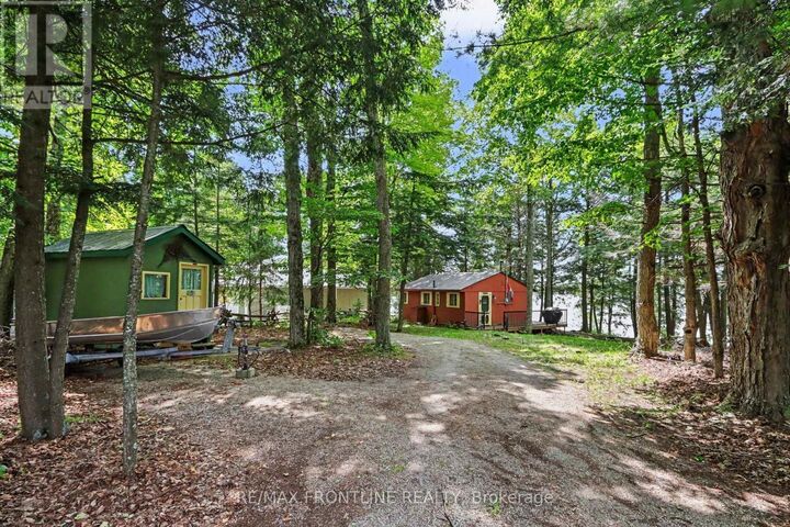 Property Photo: 141 Colin Farmer Road ON K7H 3C7