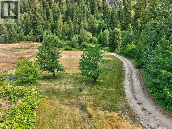 Property Photo: 671 Old Town Road BC V0E 2V4