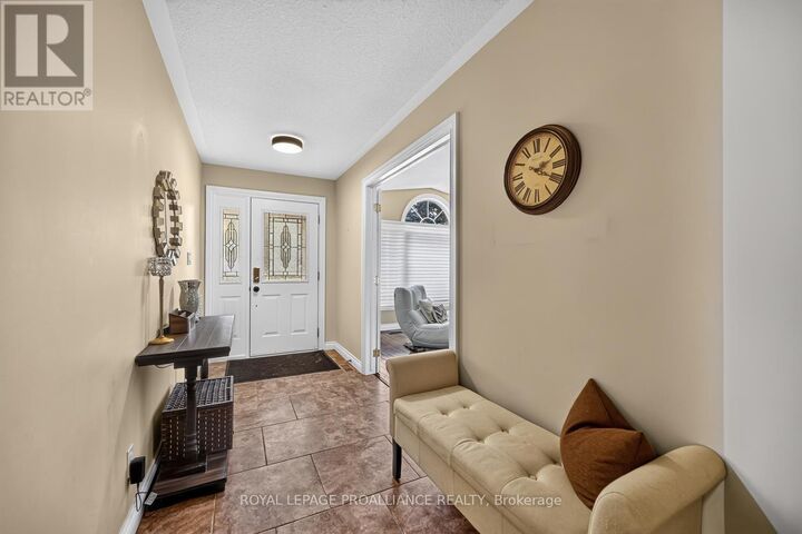 Property Photo: 1099 Bridlewood Drive ON K6V 7G2