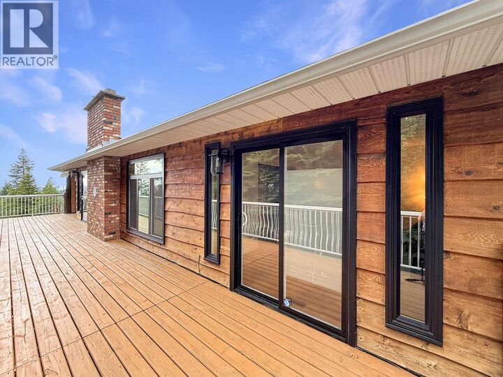 Property Photo: 2555 Wallace Place BC V2K 3V9
