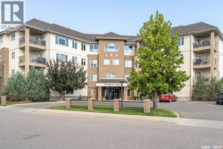 Property Photo: 201 3101 Renfrew Crescent E SK S4V 3B6