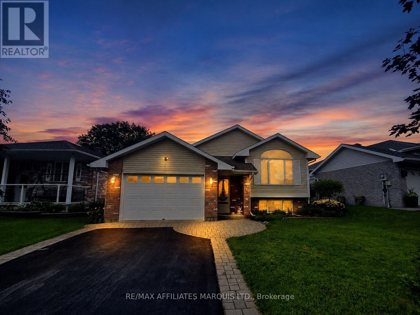 Property Photo: 248 Northwoods Crescent ON K6H 7K3