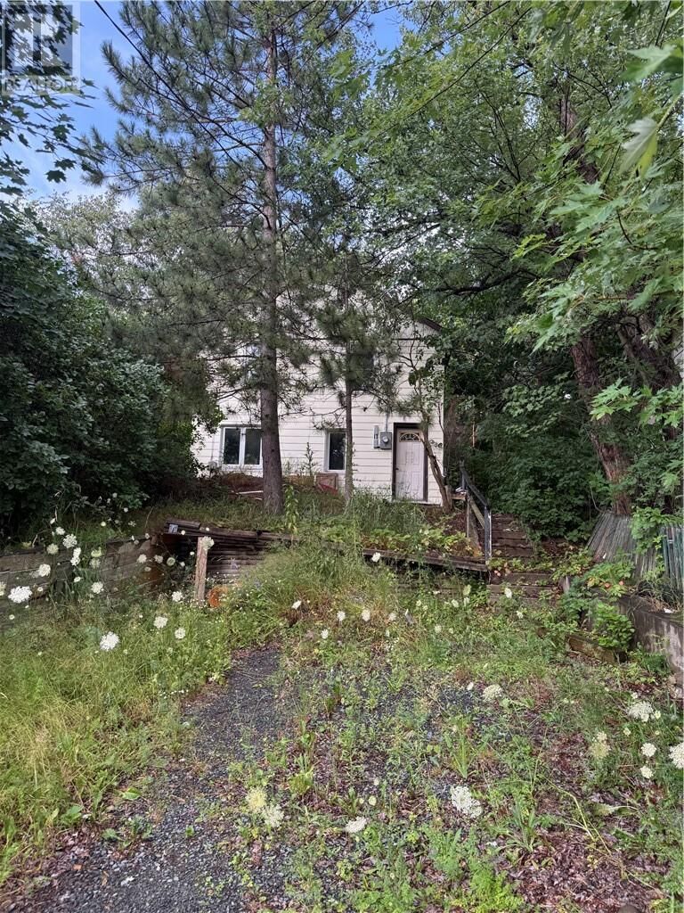 Property Photo:  474 Bessie Avenue  ON P3C 4H8 