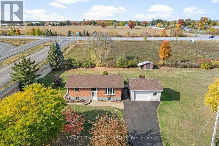 Property Photo:  1059 Flynn Avenue  ON K7S 3G7 