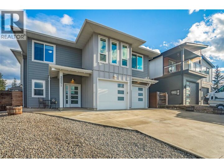 2251 14 Avenue Southeast — photo 1