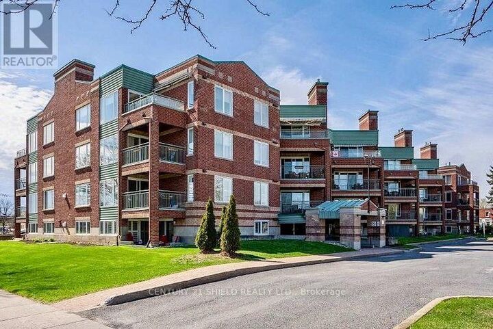 Property Photo: 121 Water Street West 405 ON K6J 5T8