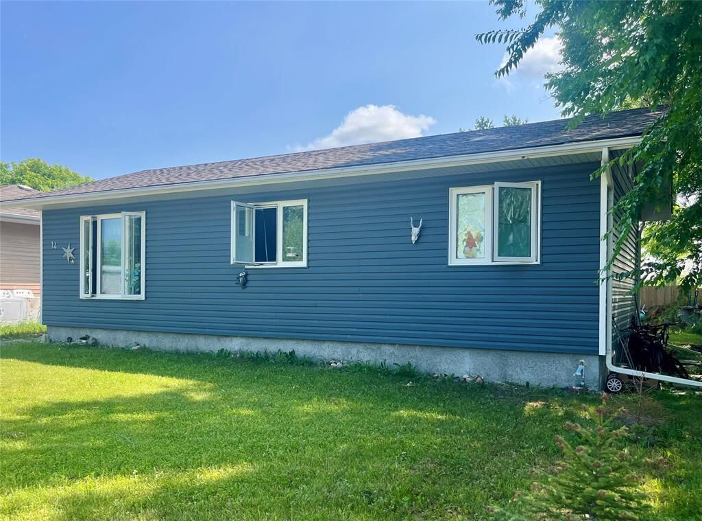 Property Photo: 14 Cambrai Avenue MB R0C 0W0