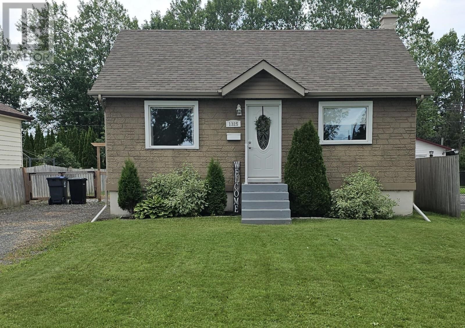 Property Photo:  1325 Wallbridge Ave  ON P7E 3K7 