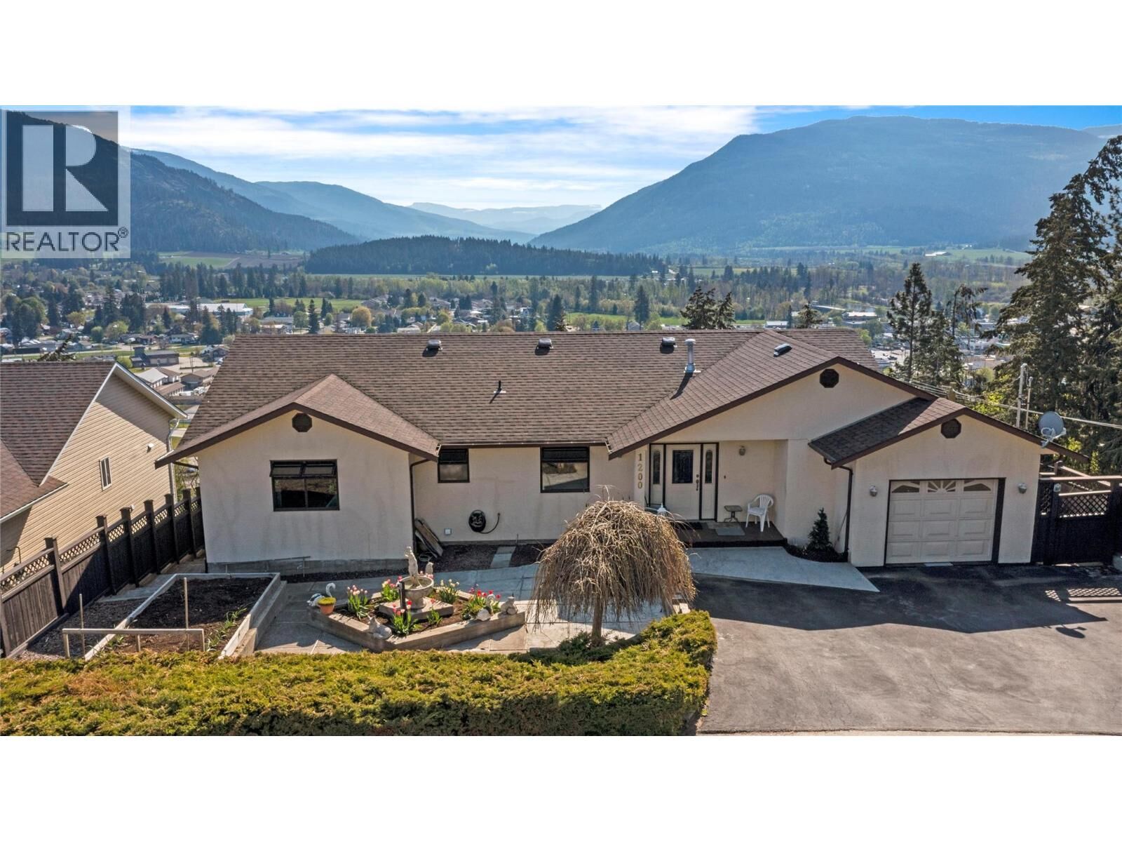 Property Photo:  1200 Lawes Street  BC V4Y 4B7 