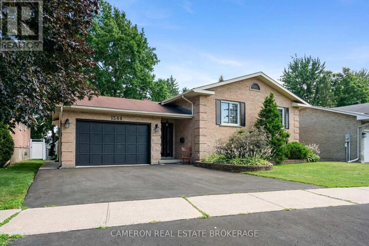 Property Photo:  1344 Stormont Drive  ON K6H 6Y1 