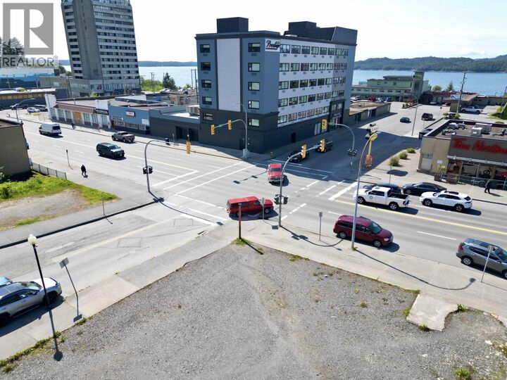 Property Photo:  639 2nd Avenue  BC V8J 1H1 
