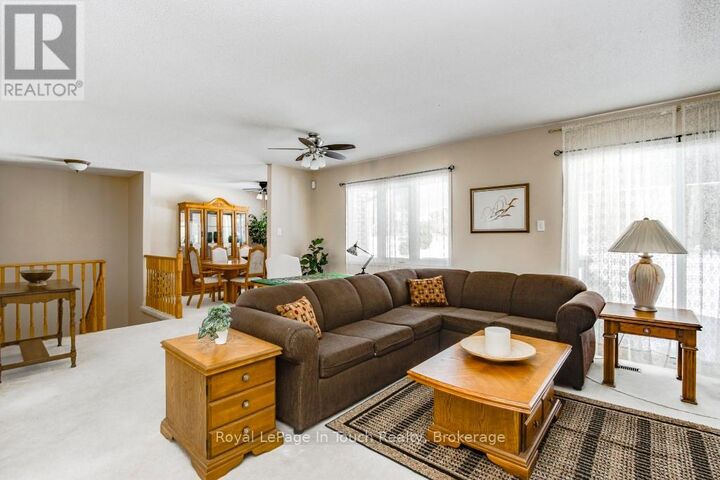 Property Photo: 808 Jane Boulevard ON L4R 5M4