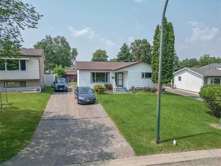 Property Photo: 6 Royal Bay MB R7B 2W3