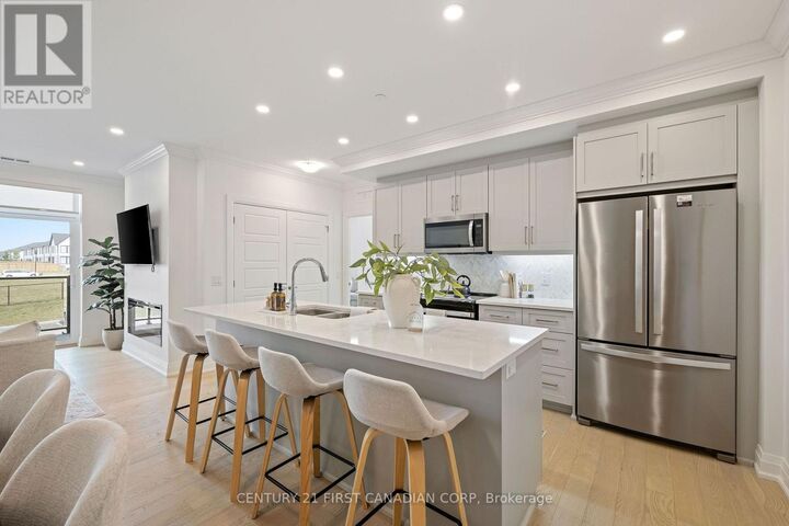 Photo de la propriété: 1560 Upper West Avenue 202 ON N6K 4P9
