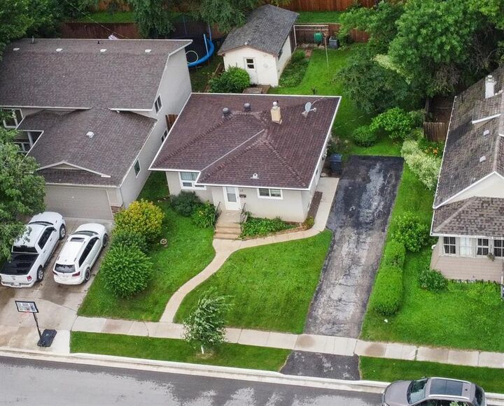 Property Photo: 32 10th Street Southwest MB R1N 2P8