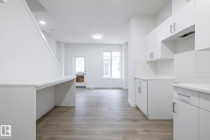 Property Photo: 7020 Keswick Common SW 32 AB T6W 5P8