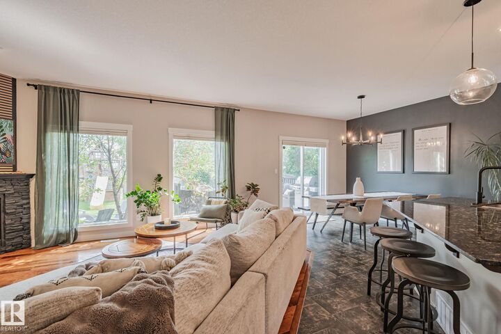 Property Photo: 1615 Wates Close SW AB T6W 0X5