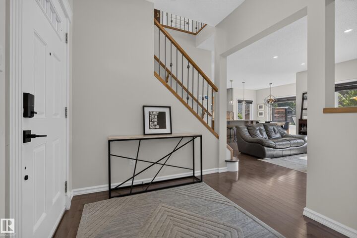 Property Photo:  424 Cascade Crescent  AB T8H 0N1 