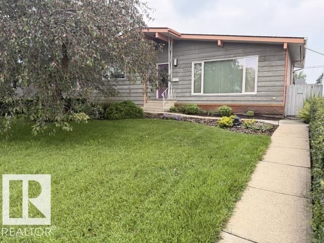 Property Photo:  6824 89 Avenue NW  AB T6B 0N2 