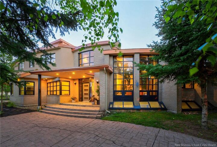 6 Brandywood Court — photo 1