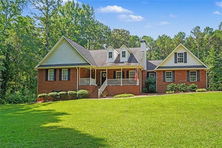Property Photo: 758 Hemphill Road GA 30281