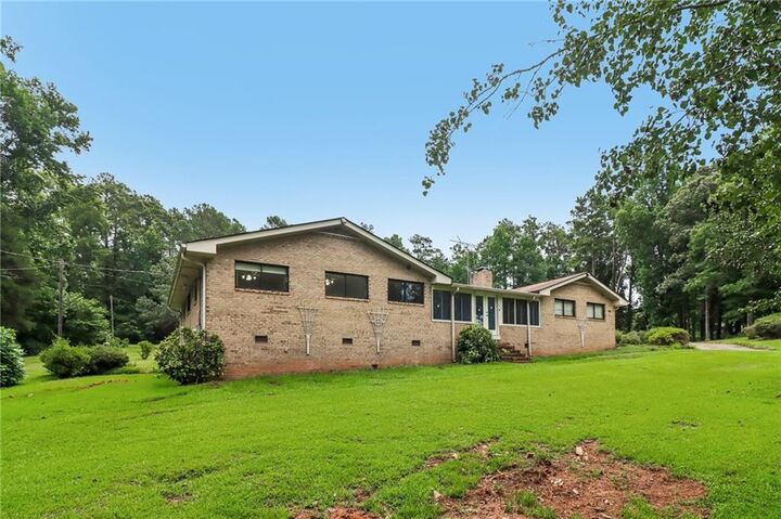 Property Photo: 726 N McDonough Road GA 30223