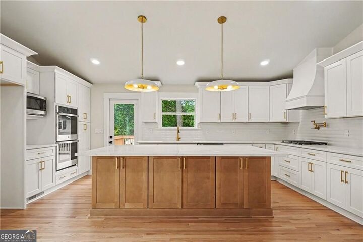 Property Photo: 2098 Dundee Drive SE GA 30080